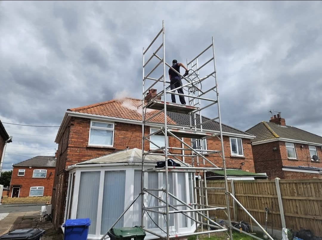 Professional Gutter Cleaning in Doncaster by DHP Jet Services 7